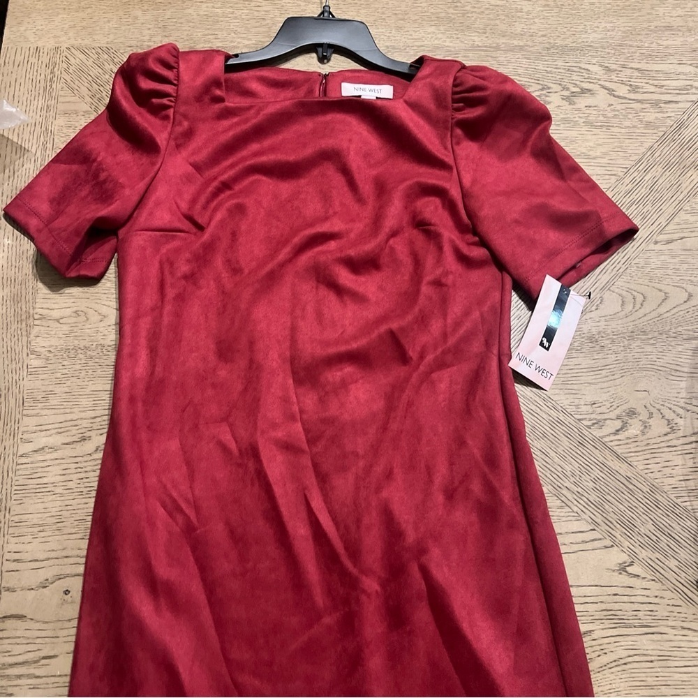 Nine West Scuba Boatneck Shift Dress in Elderberry Cognac Multi SZ 2 - Picture 3 of 4